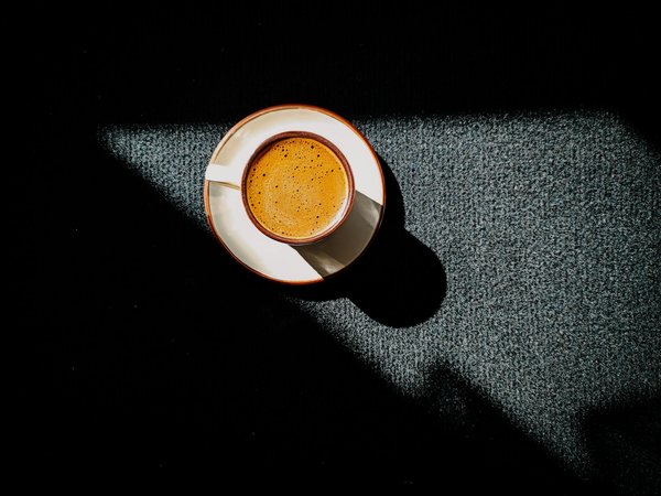 Sublimez vos robes géométriques : astuces pour un look moderne et enchanteur !